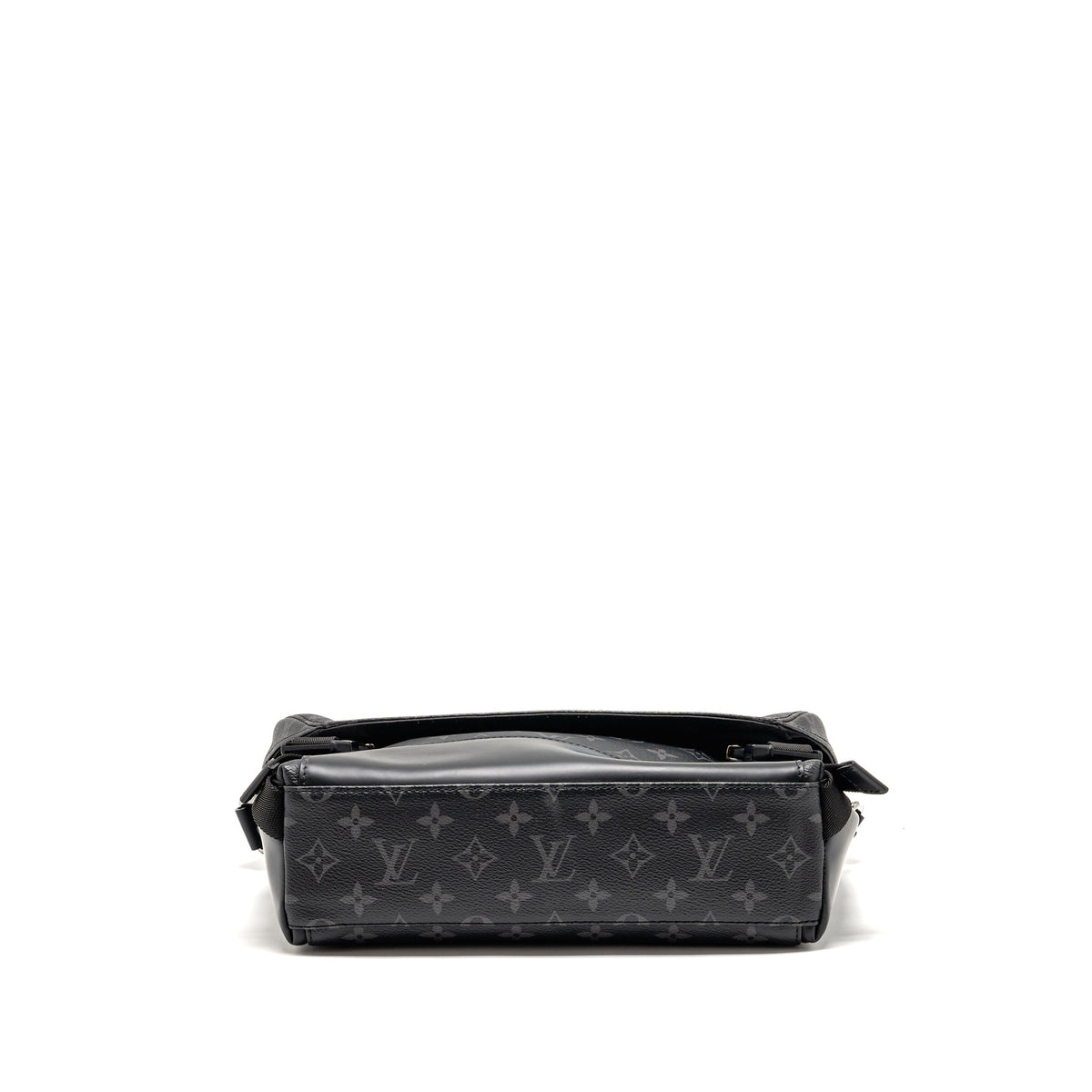 louis-vuitton-messenger-voyager-pm-monogram-eclipse-black-shw