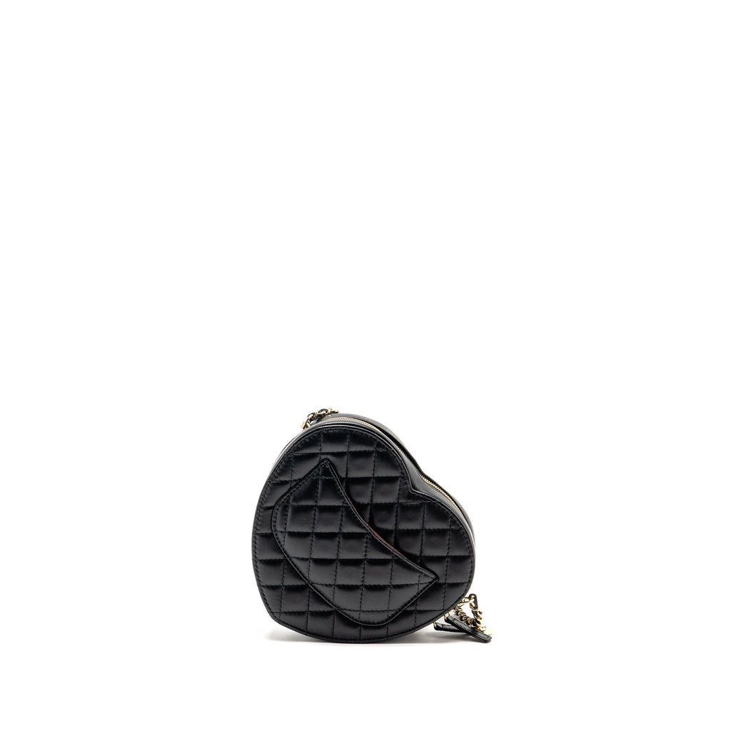 chanel-22s-cc-in-love-heart-bag-lambskin-black-lghw-microchip