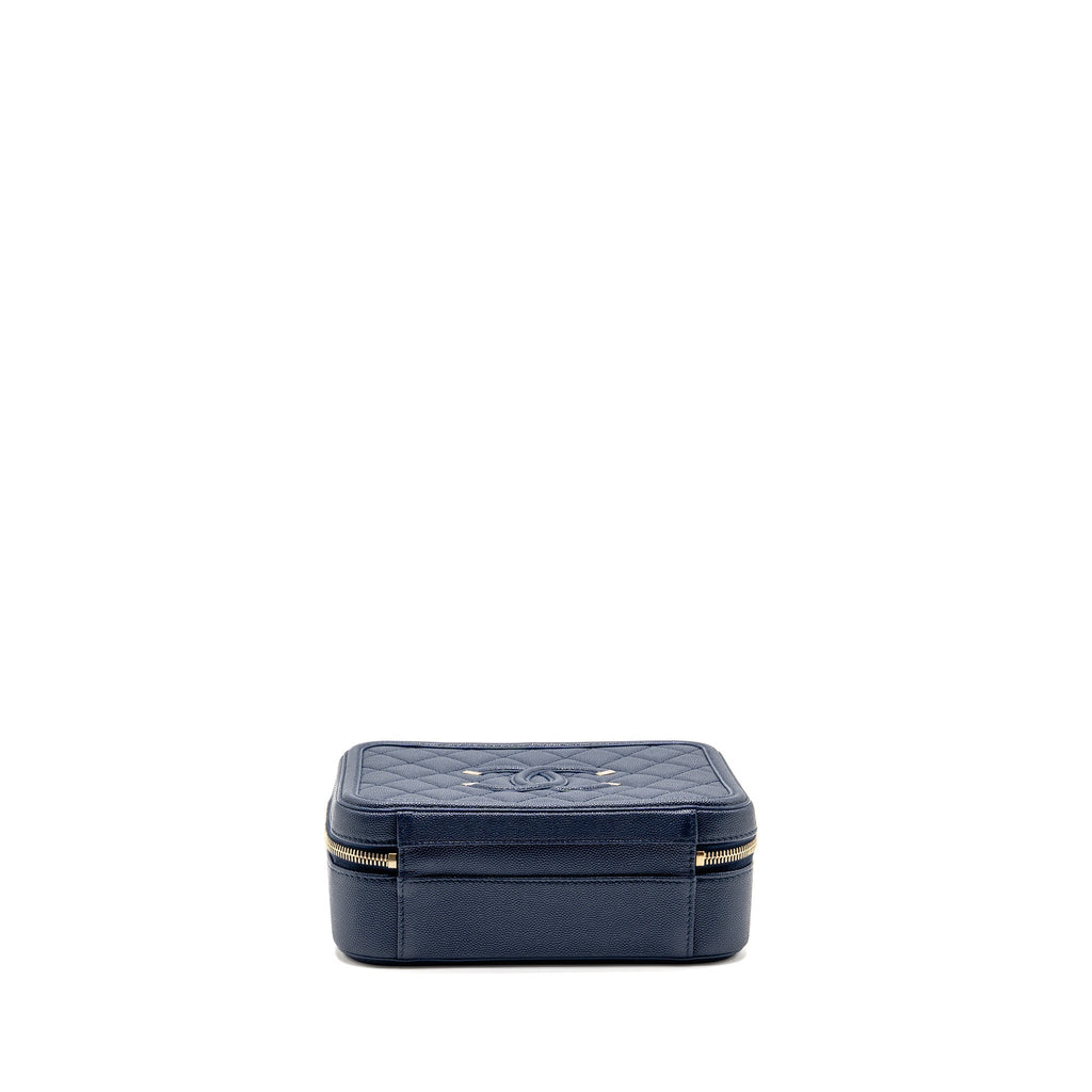 chanel-blue-case