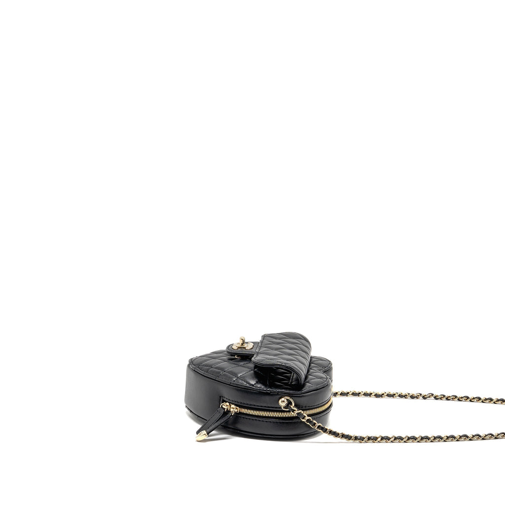 chanel-22s-heart-bag-lambskin-black-lghw-microchip-3