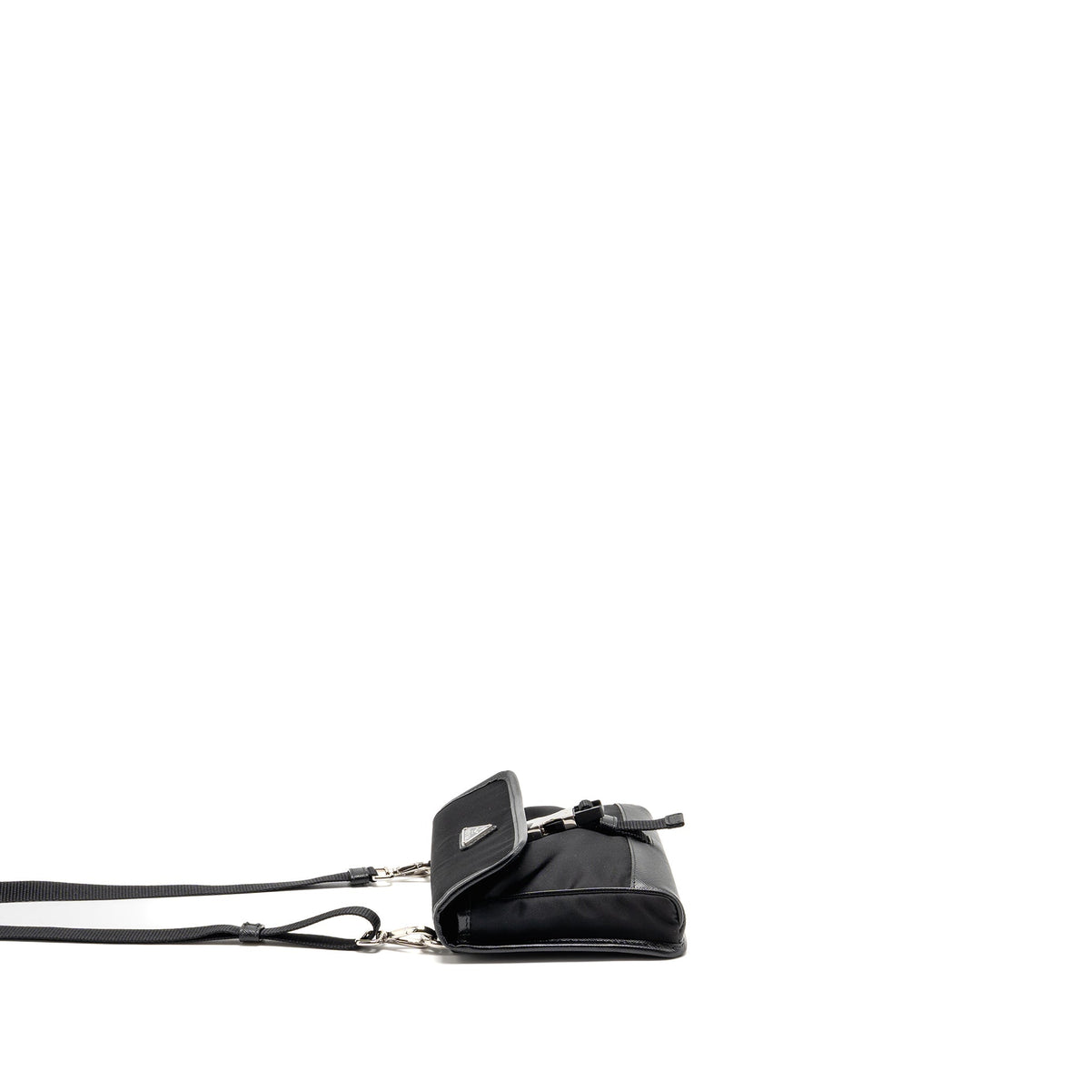 prada-trimmed-saffiano-phone-case-re-nylon-black-shw