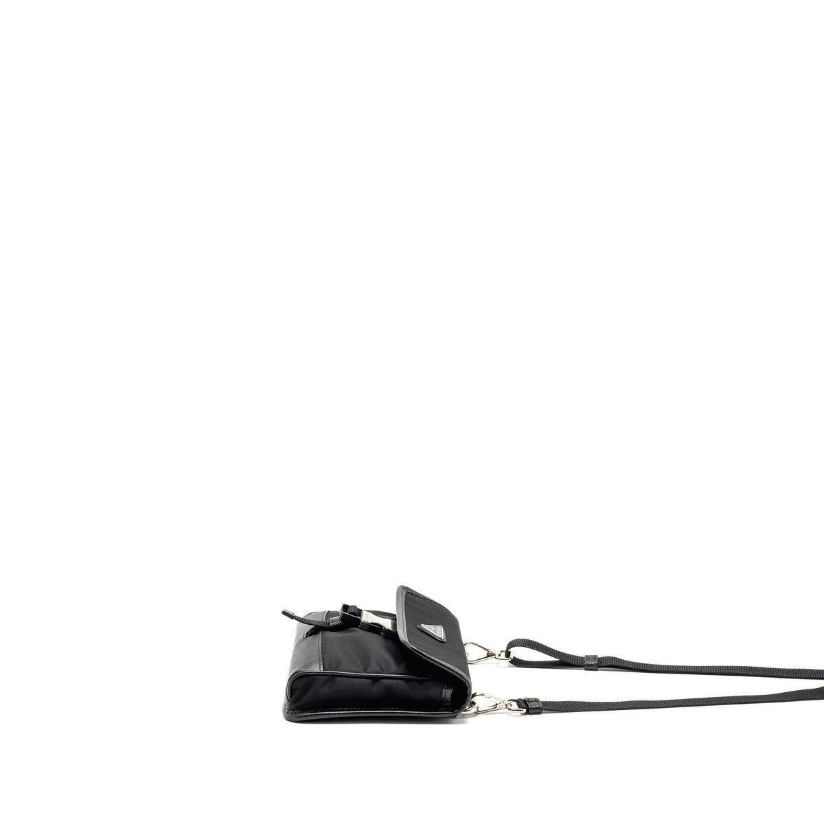prada-trimmed-saffiano-phone-case-re-nylon-black-shw