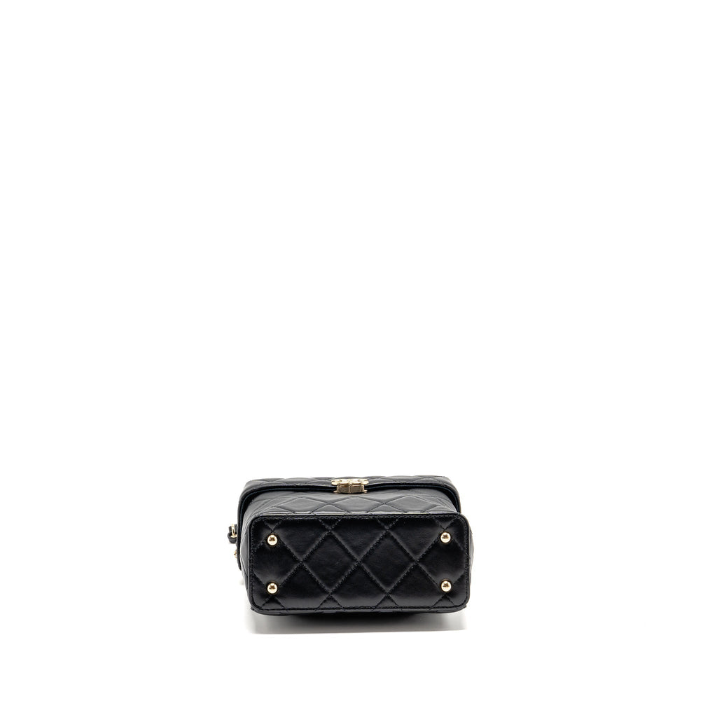 chanel-flap-vanity-with-chain-lambskin-black-lgwh-microchip