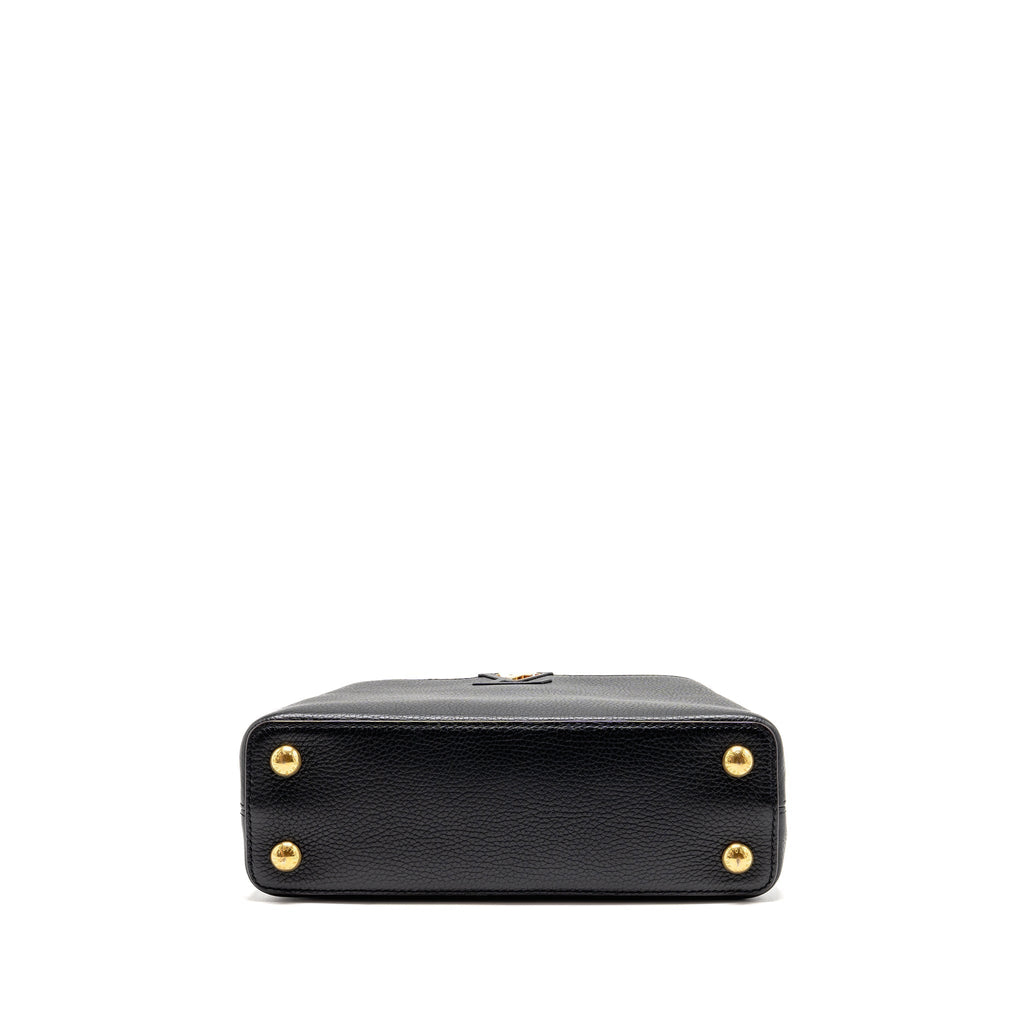 louis-vuitton-capucines-bb-calfskin-black-ghw-1