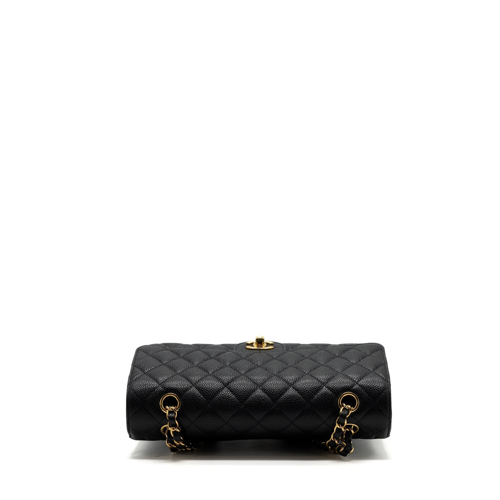 chanel-medium-classic-double-flap-bag-caviar-black-ghwmicrochip