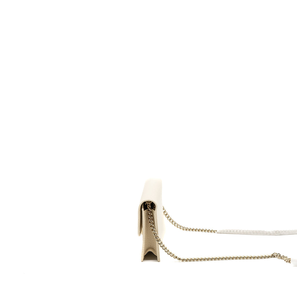gucci-interlocking-g-crossbody-chain-bag-wallet-white-lghw