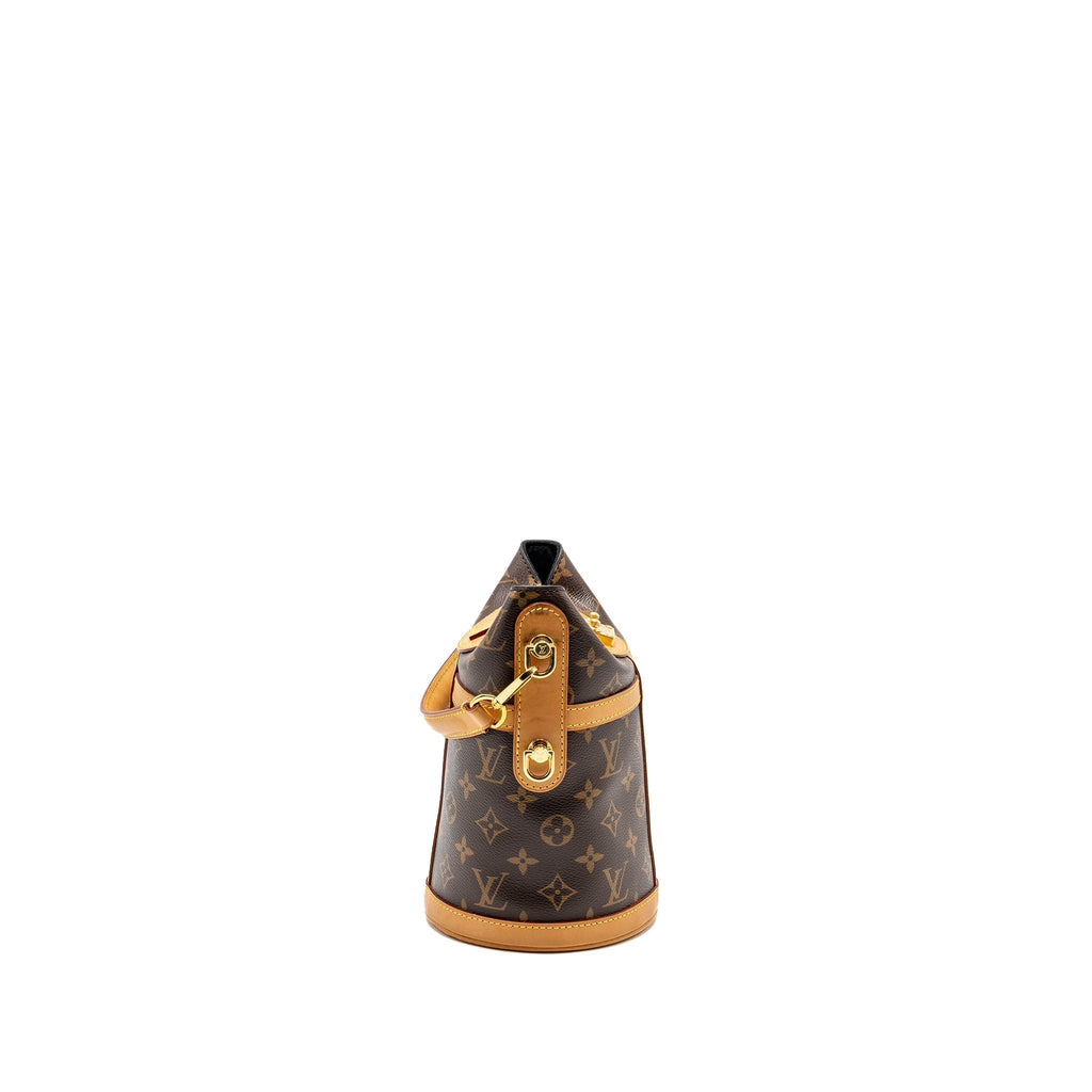 louis-vuitton-duffle-bag-monogram-canvas-2