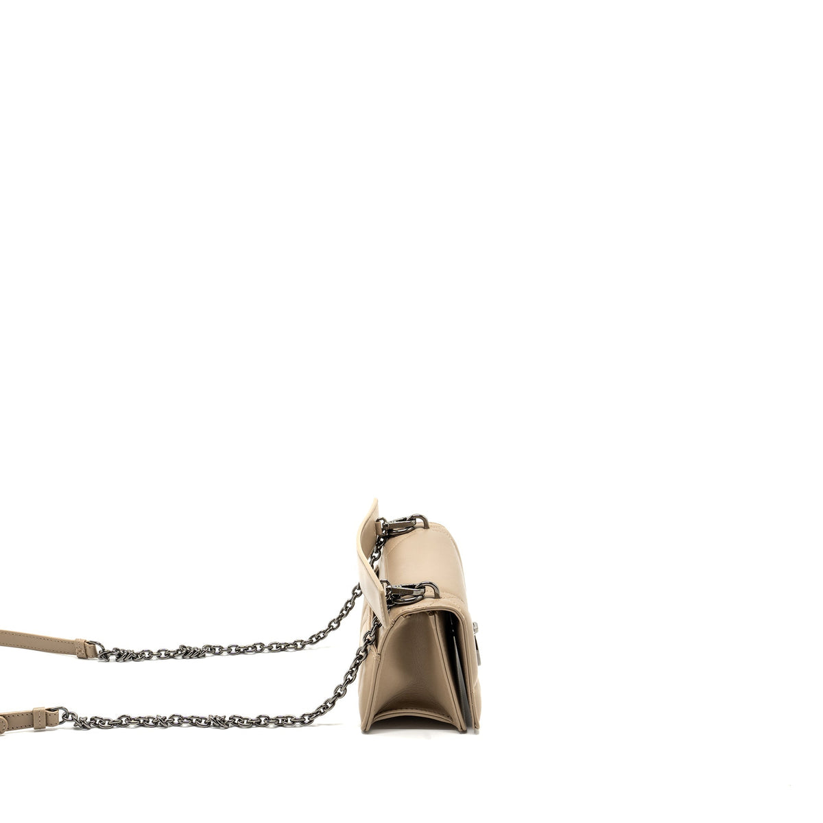 dior-30-montaigne-pouch-with-shoulder-strap-lambskin-beige-black-hardware-copy