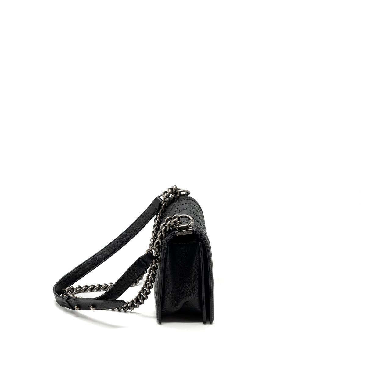 chanel-medium-boy-bag-calfskin-black-ruthenium-shw