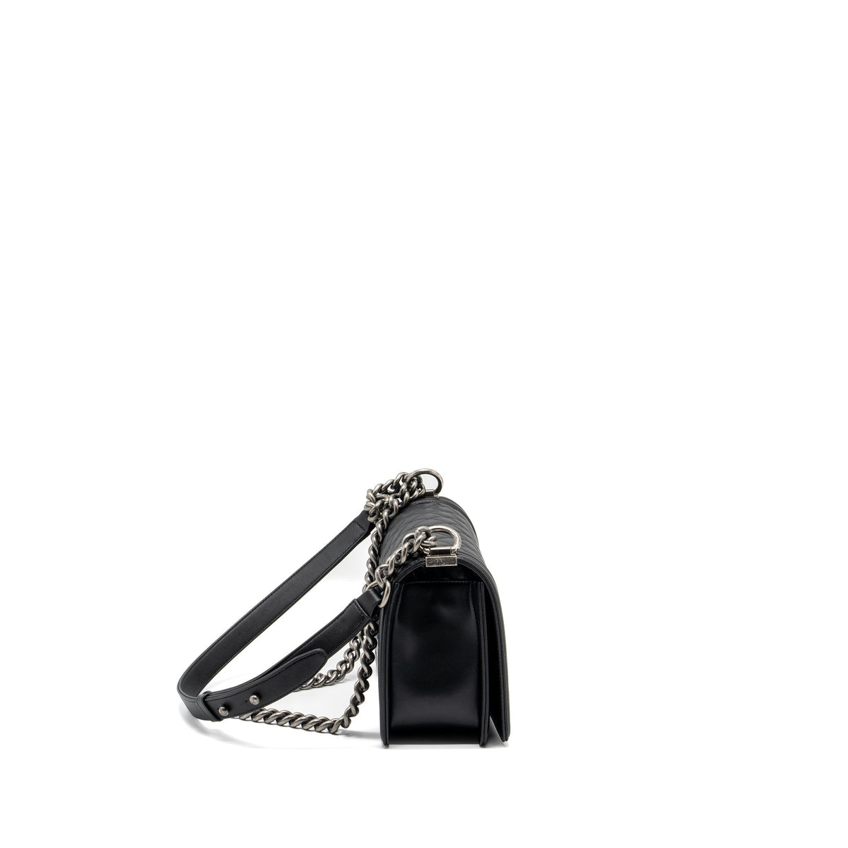 chanel-medium-boy-bag-calfskin-black-ruthenium-hardware