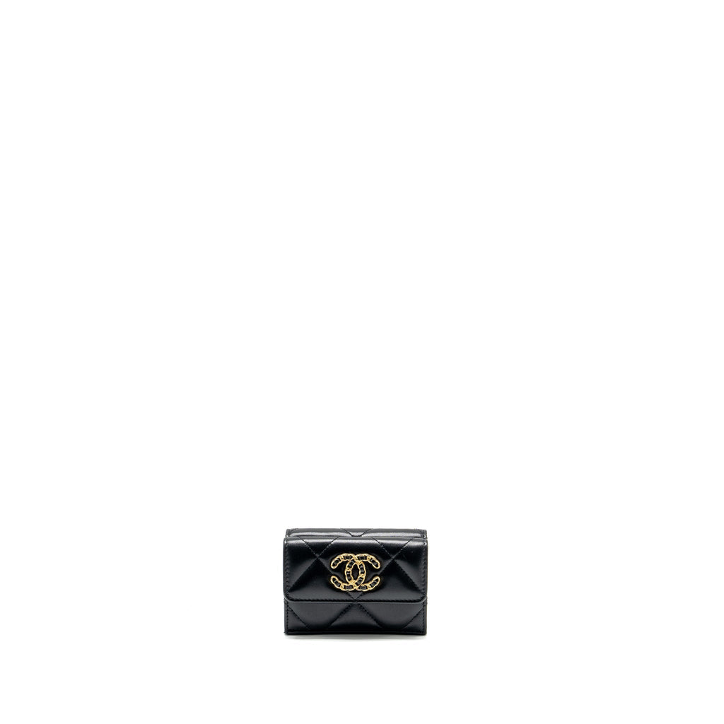chanel-19-compact-wallet-lambskin-black-ghw-microchip