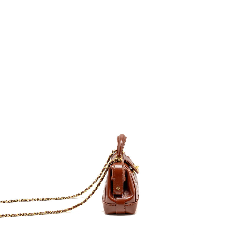 chanel-24a-small-top-handle-doctor-bag-quilted-shiny-lambskin-caramel-ghwmicrochip-copy