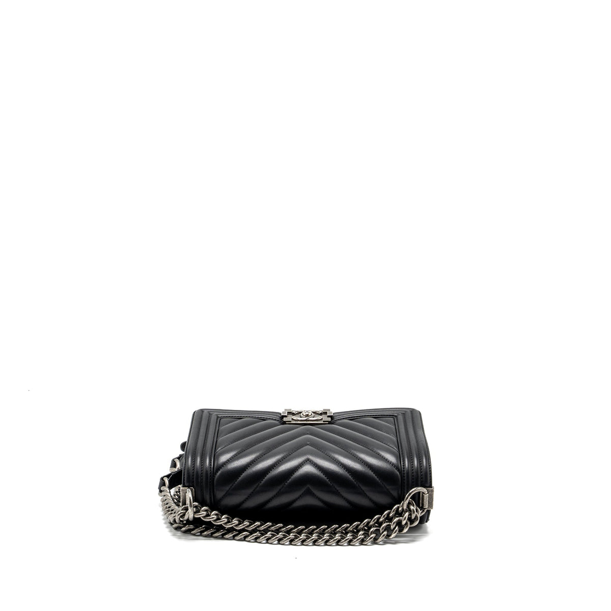 chanel-medium-chevron-boy-bag-lambskin-black-ruthenium-hardware