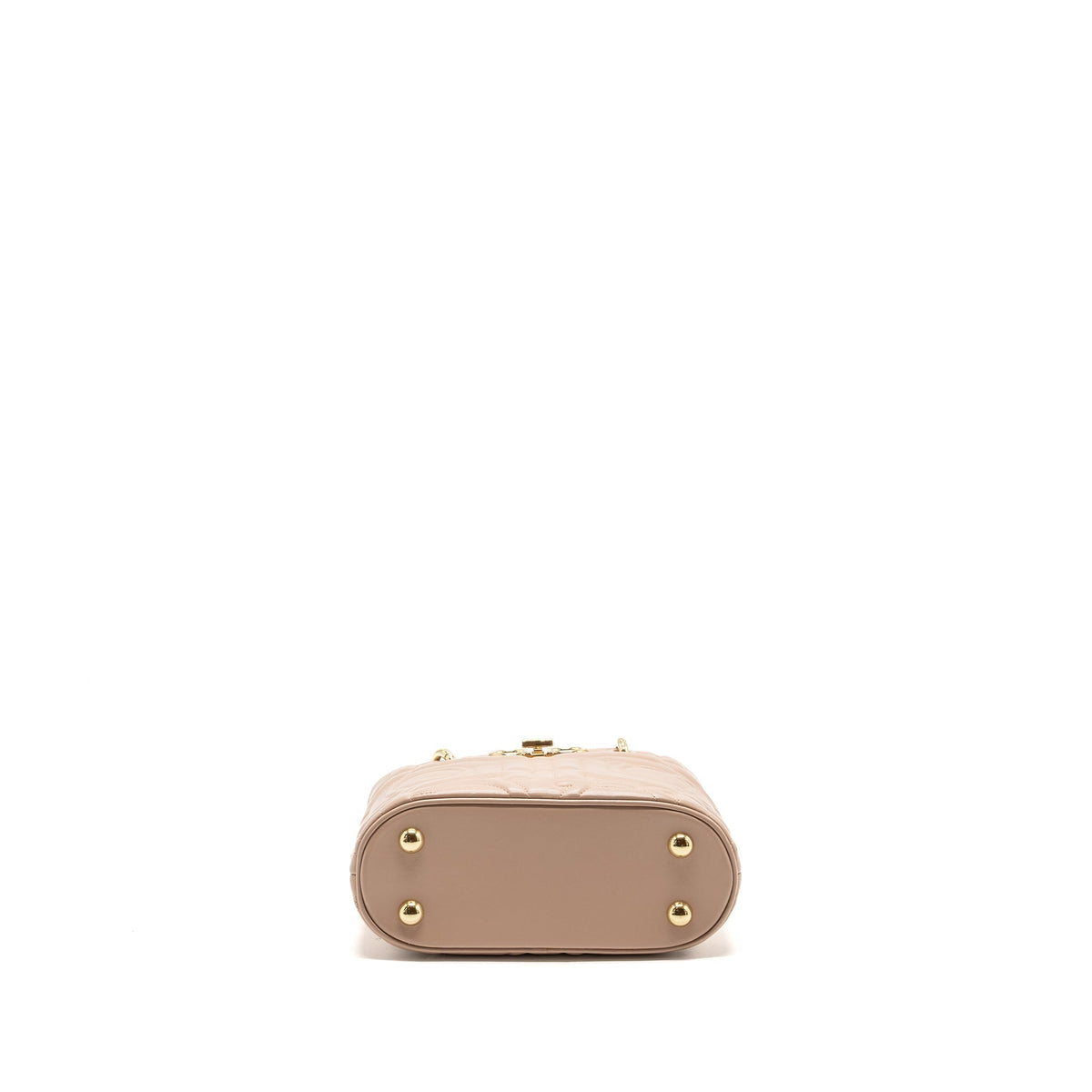 ferragamo-gancini-quilted-leather-tote-bag-calfskin-beige-lghw