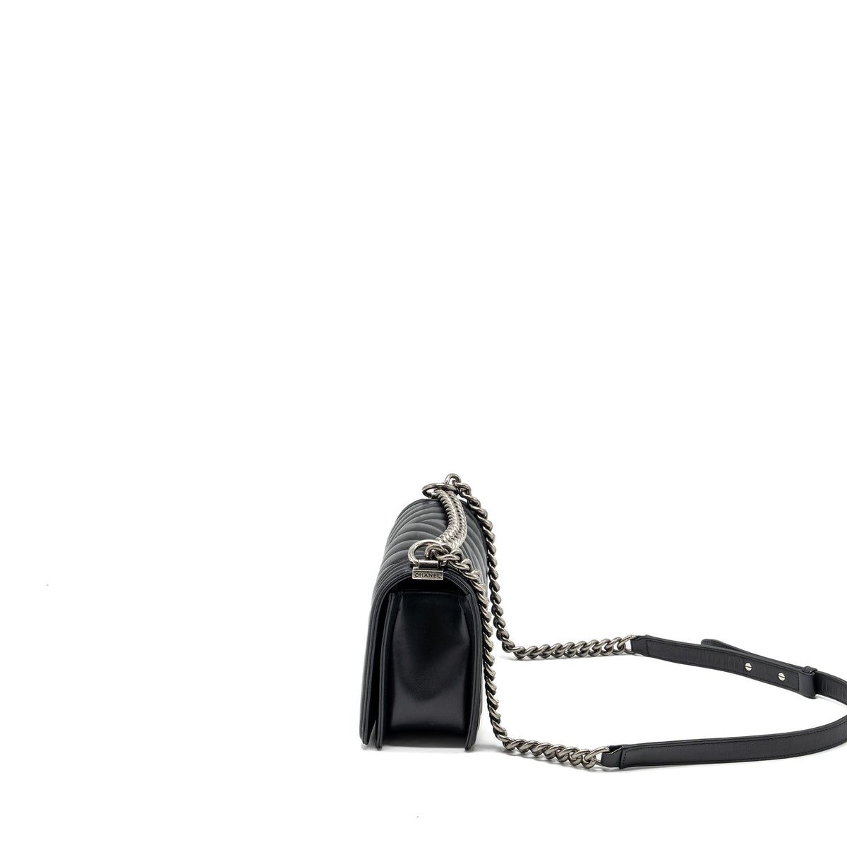 chanel-medium-chevron-boy-bag-lambskin-black-ruthenium-hardware