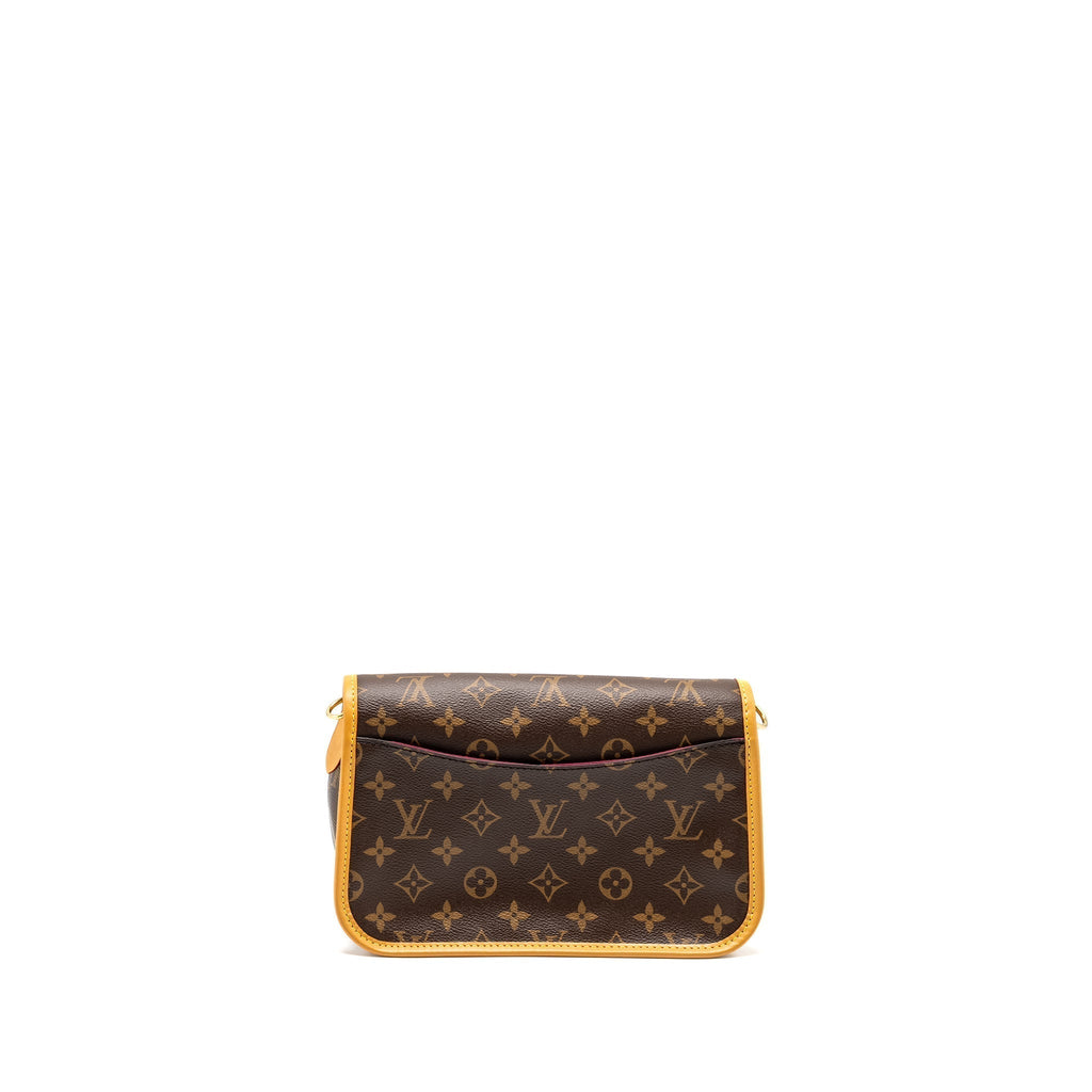 louis-vuitton-diane-bag-with-fuchsia-strap-monogram-canvas-ghw