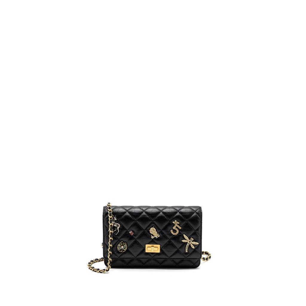 chanel-2-55-reissue-lucky-charms-wallet-on-chain-aged-calfskin-black-ghw