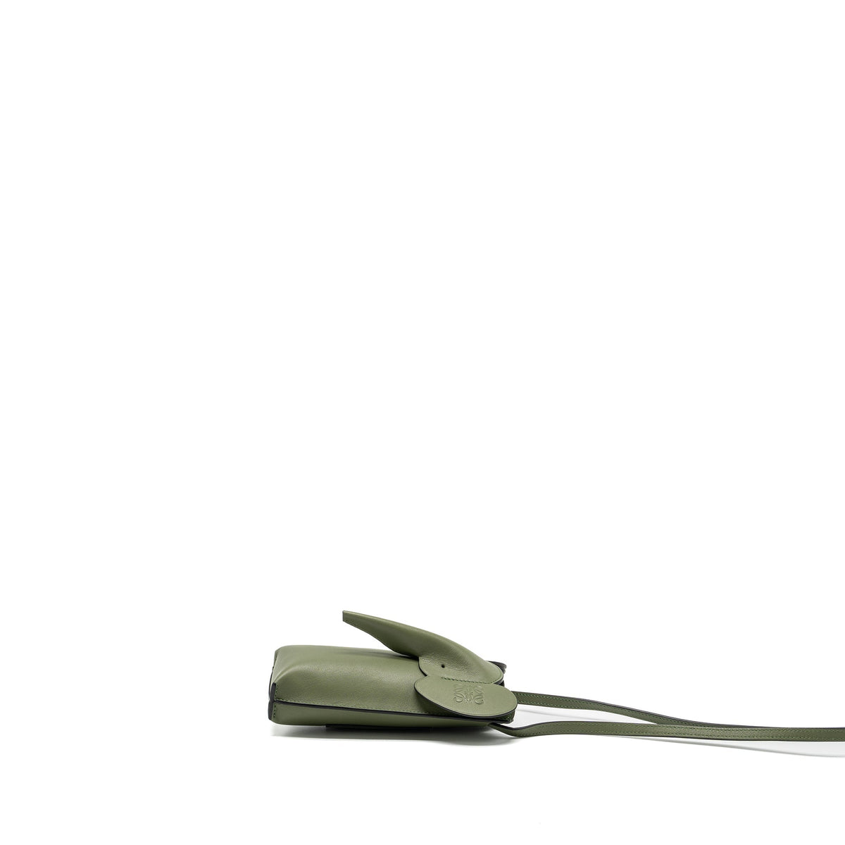 loewe-elephant-pocket-calfskin-avocado-green