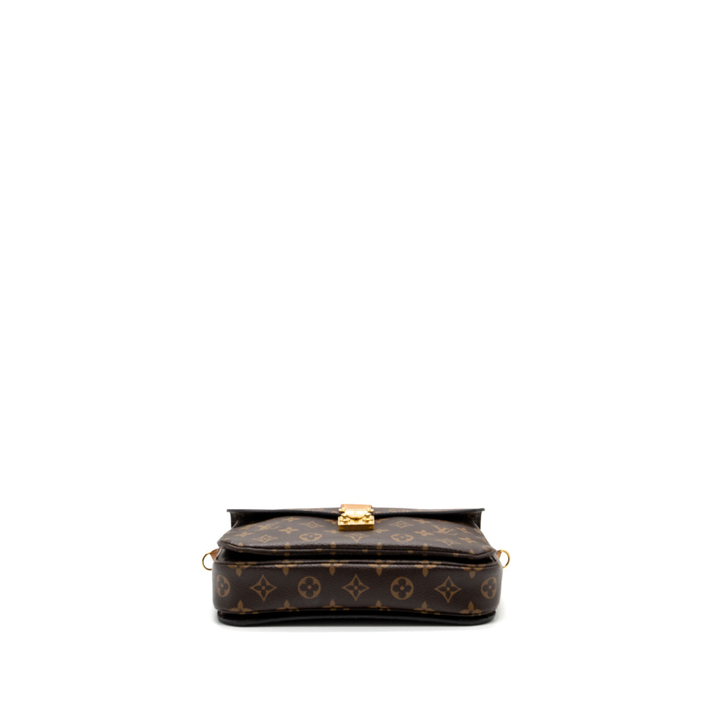 louis-vuitton-pochette-metis-monogram-canvas-ghw-22