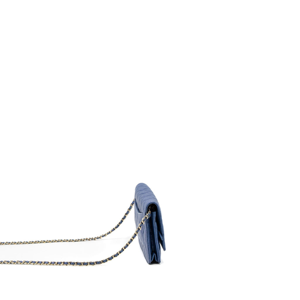 chanel-classic-wallet-on-chain-caviar-iridescent-blue-lghw-1