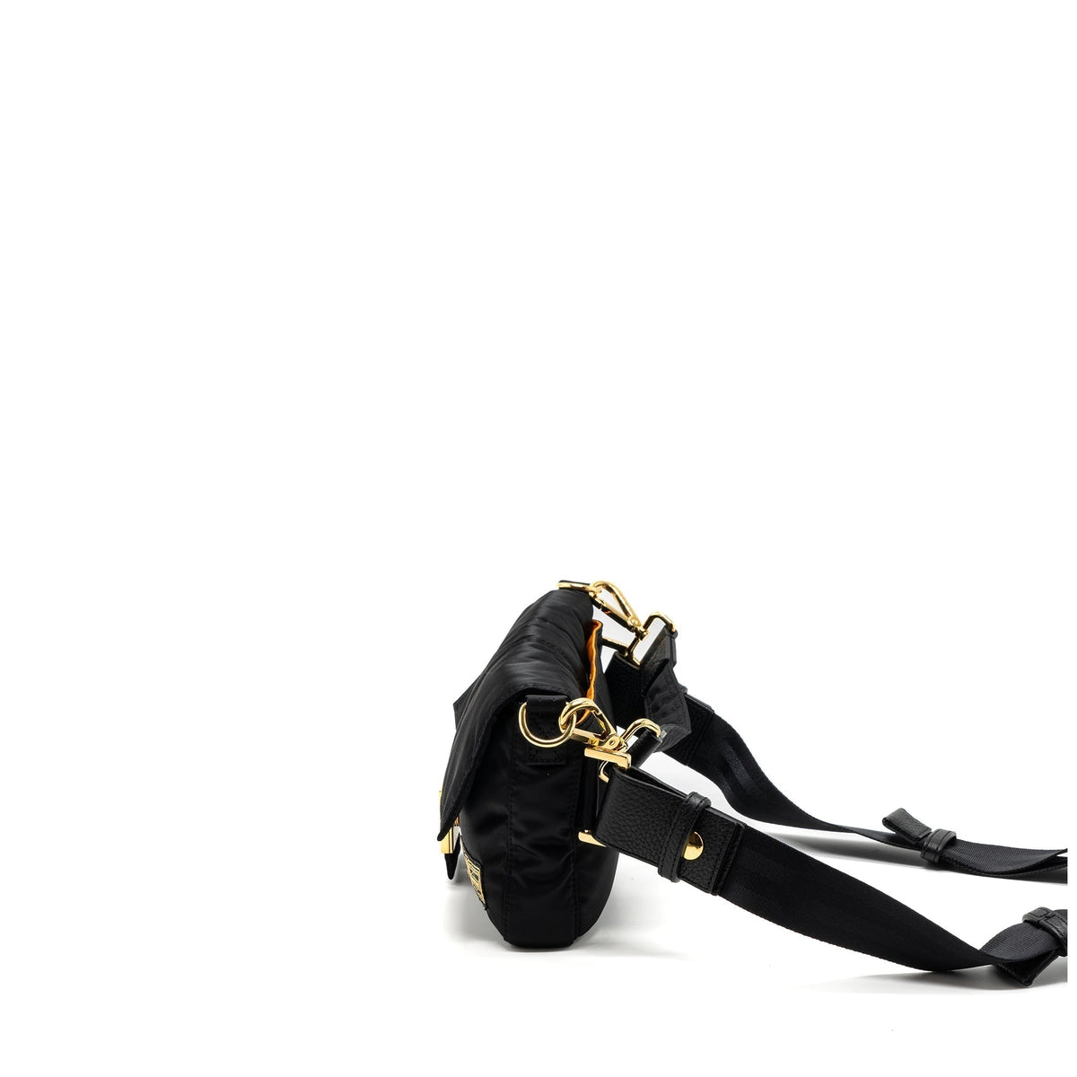 fendi-regular-baguette-nylon-black-ghw