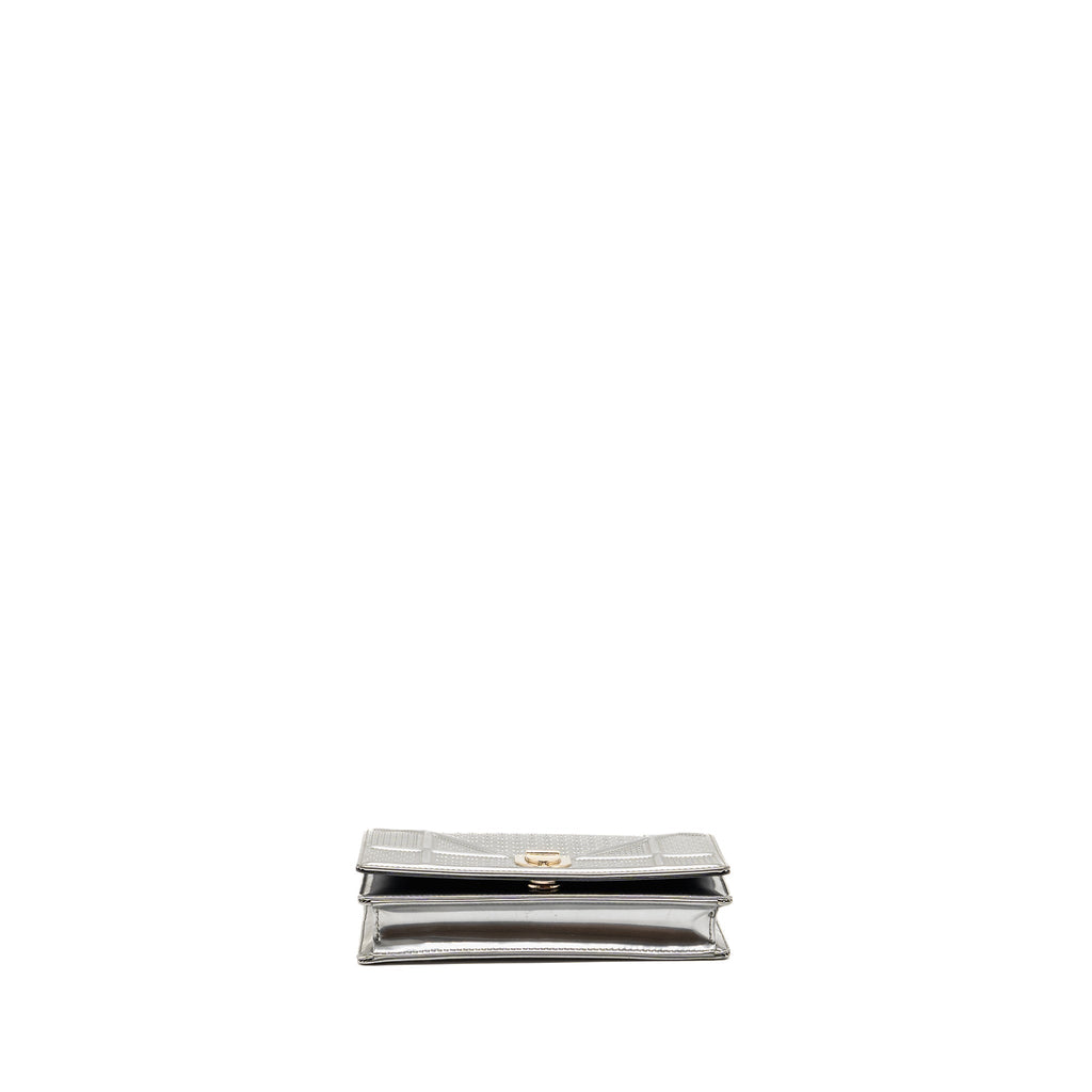 dior-diorama-wallet-on-chain-metallic-patent-silver-lghw