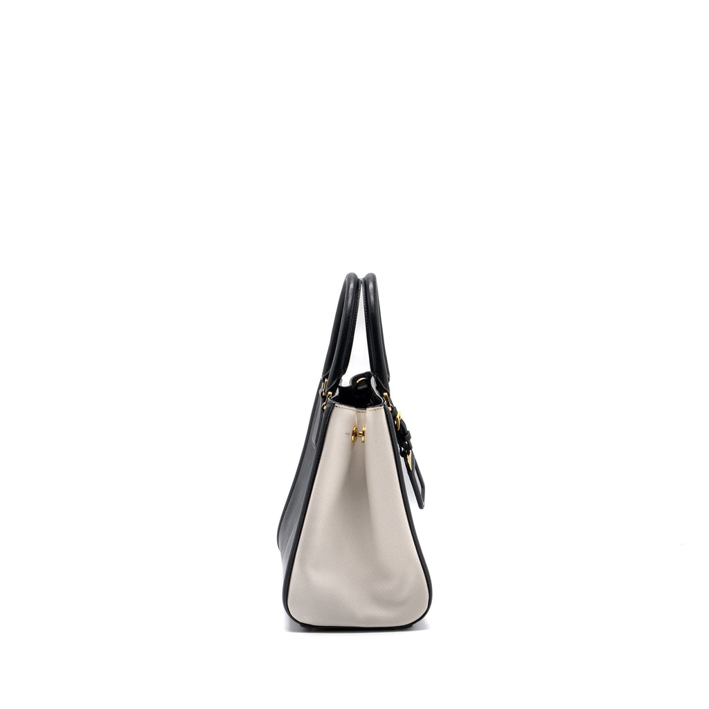 prada-tote-bag-saffiano-calfskin-leather-black-white-ghw