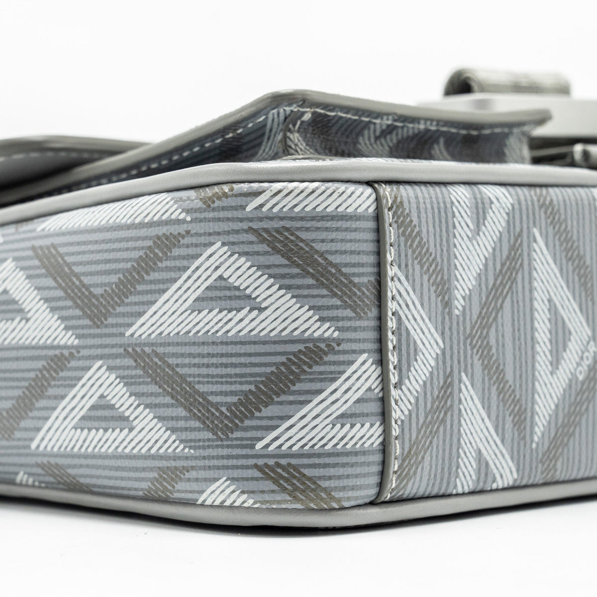 dior-hit-the-road-bag-with-strap-dior-cd-diamond-canvas-grey-with-multicolour-hardware