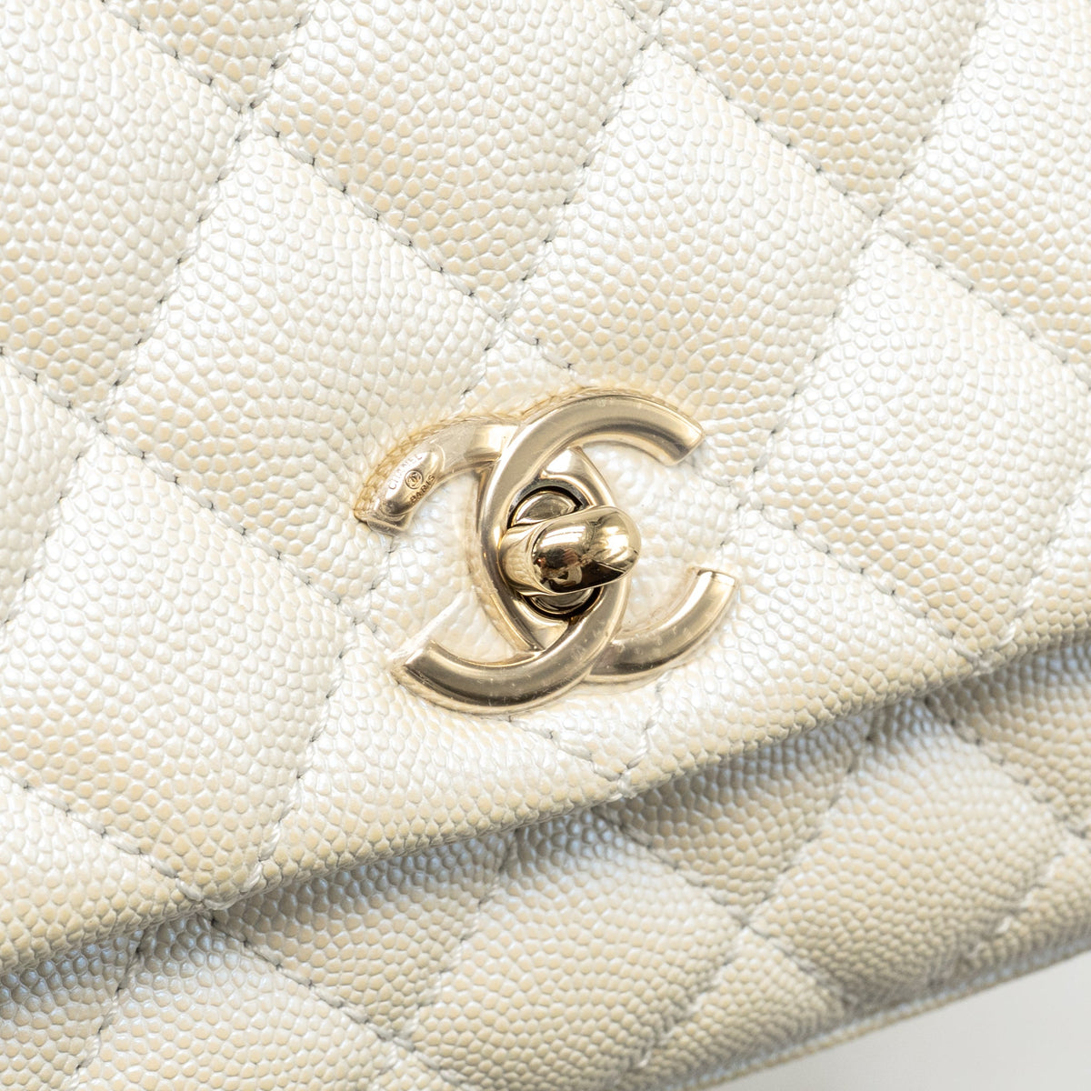 chanel-mini-coco-handle-caviar-iridescent-white-lghw-1