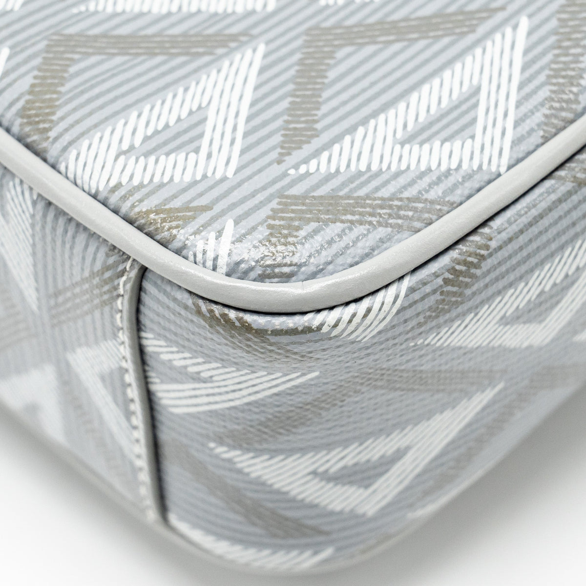 dior-hit-the-road-bag-with-strap-dior-cd-diamond-canvas-grey-with-multicolour-hardware