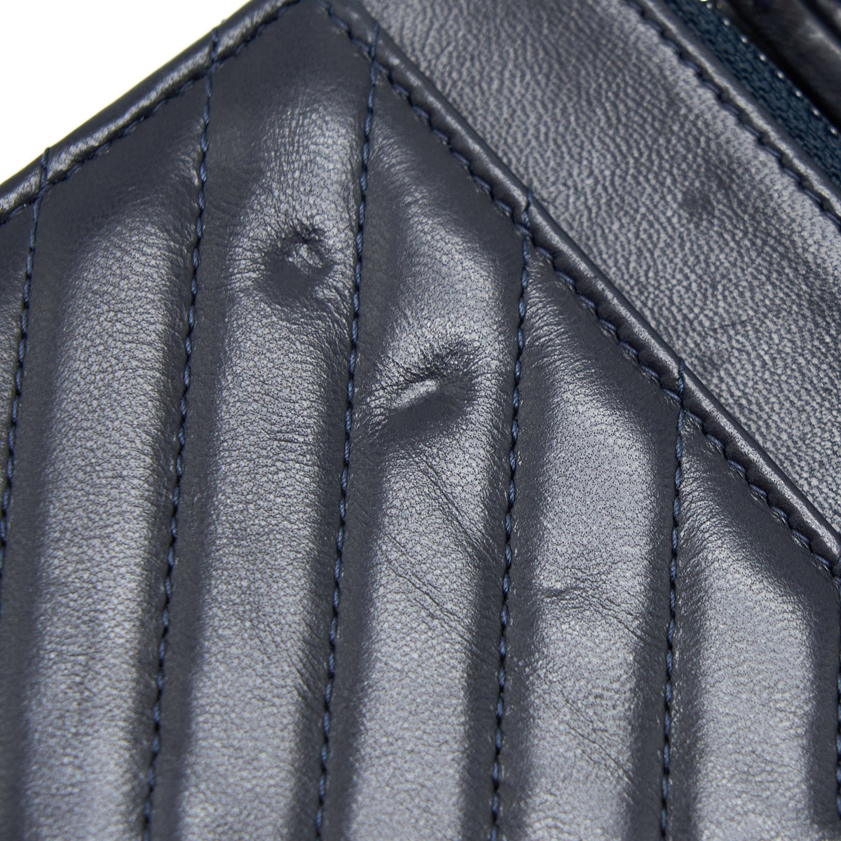 copy-of-chanel-wallet-on-chain-chevron-lambskin-navy-shw