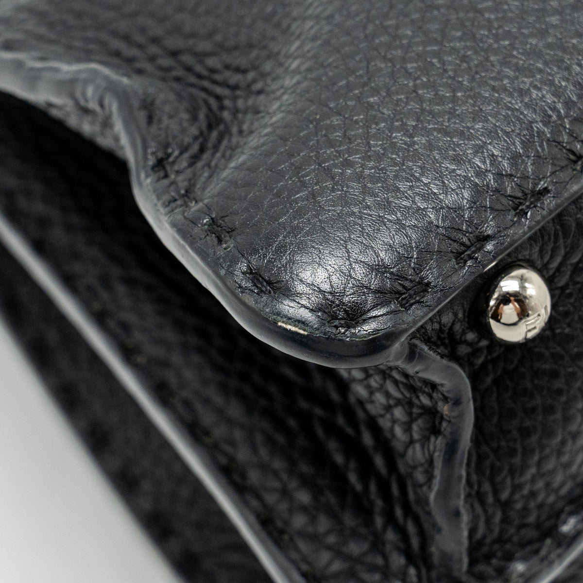 fendi-medium-peekaboo-bag-calfskin-black-shw