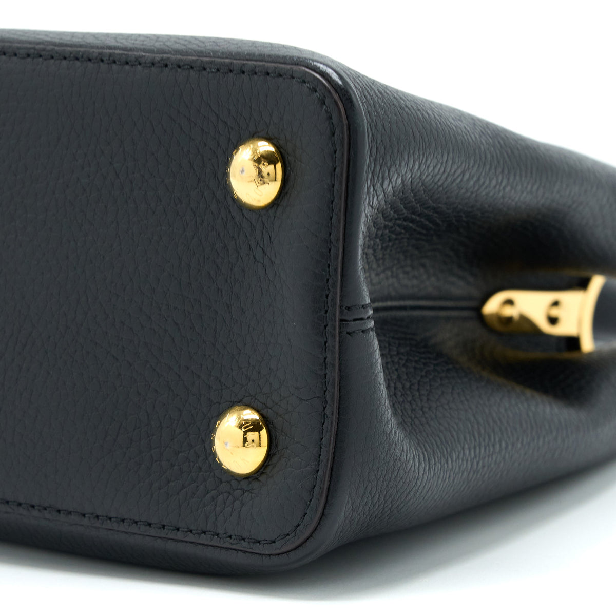 louis-vuitton-capucines-mm-taurillon-leather-black-ghw