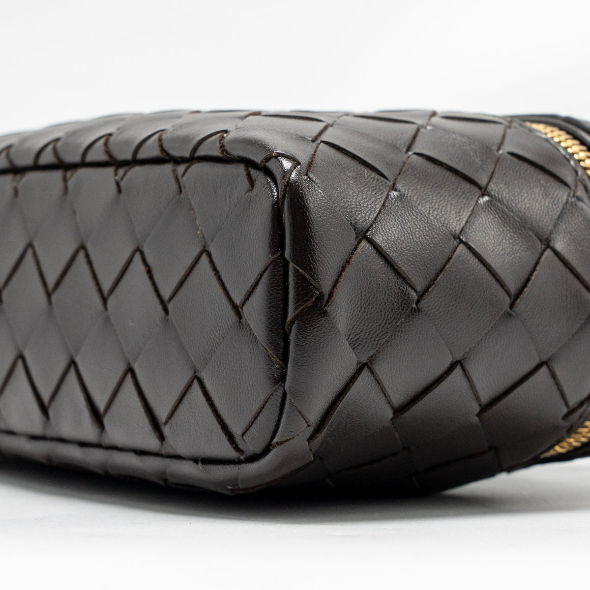 bottega-veneta-bang-bang-vanity-case-with-strap-intrecciato-leather-fondant-ghw