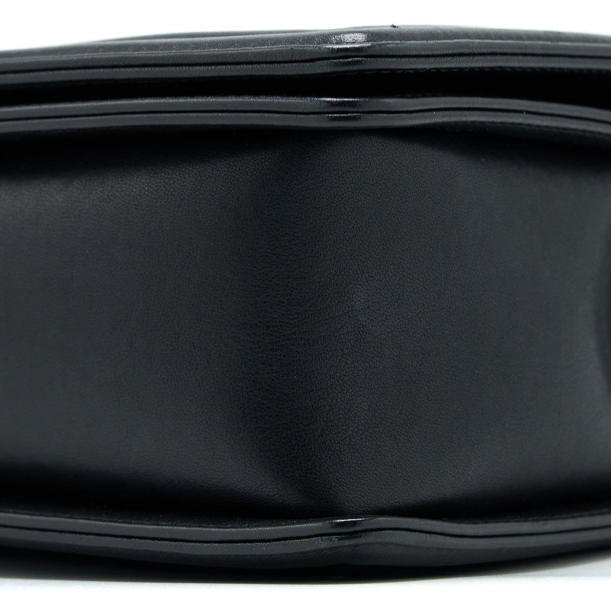 chanel-new-medium-boy-bag-chevron-lambskin-black-shw