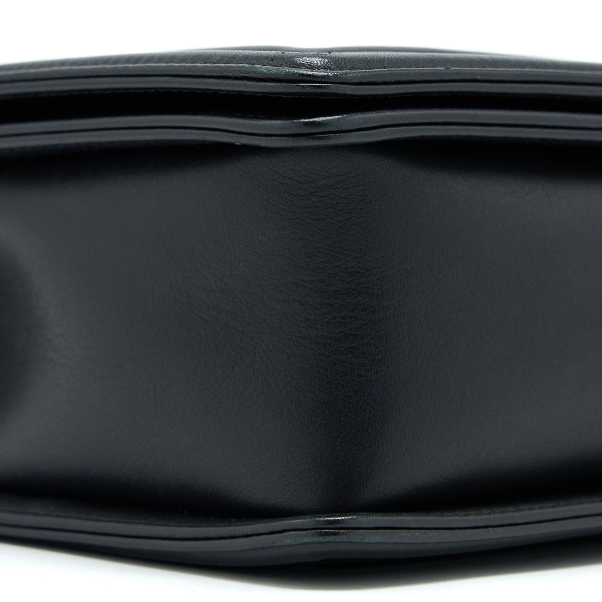 chanel-new-medium-boy-bag-chevron-lambskin-black-shw