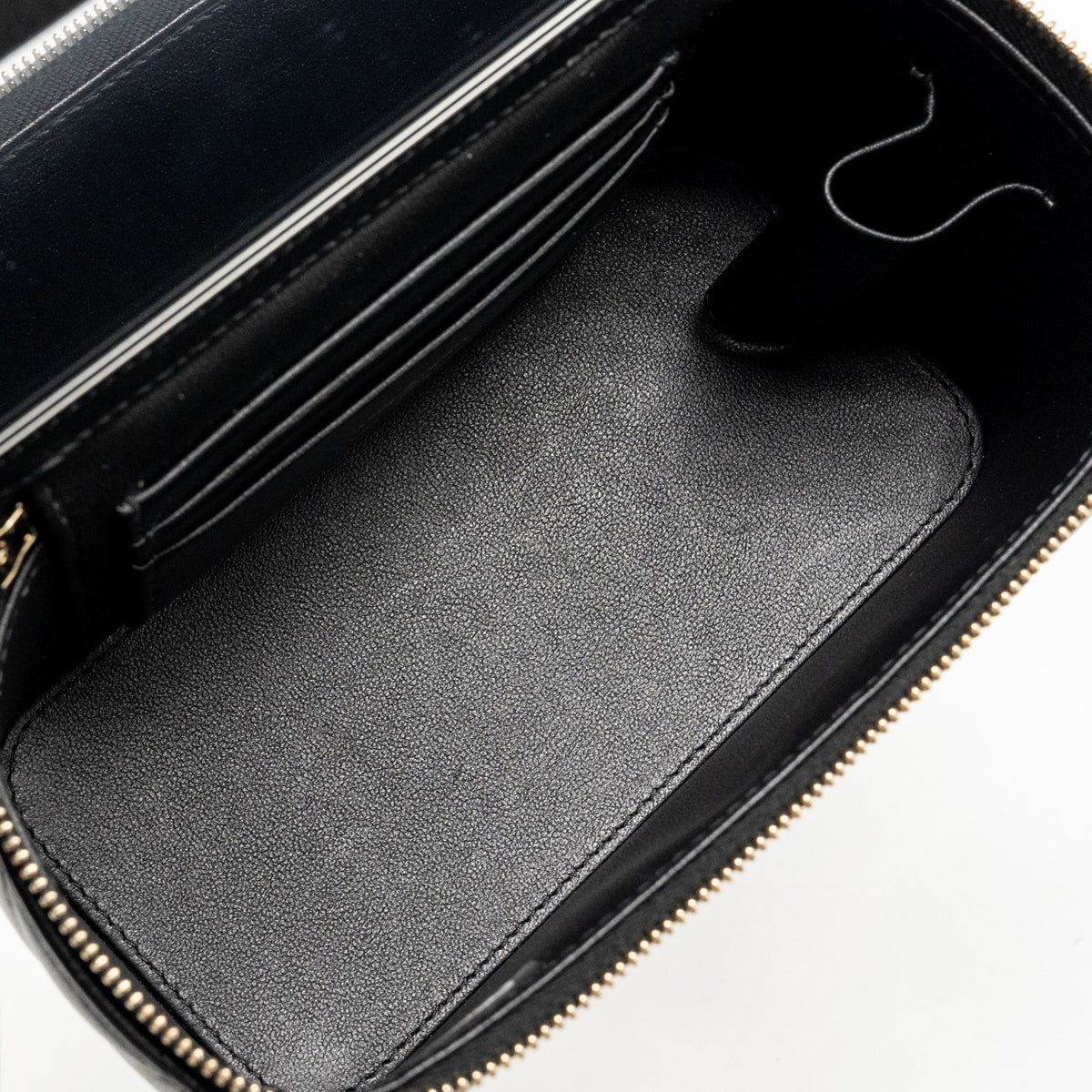 chanel-top-handle-long-vanity-lambskin-black-ghwmicrochip