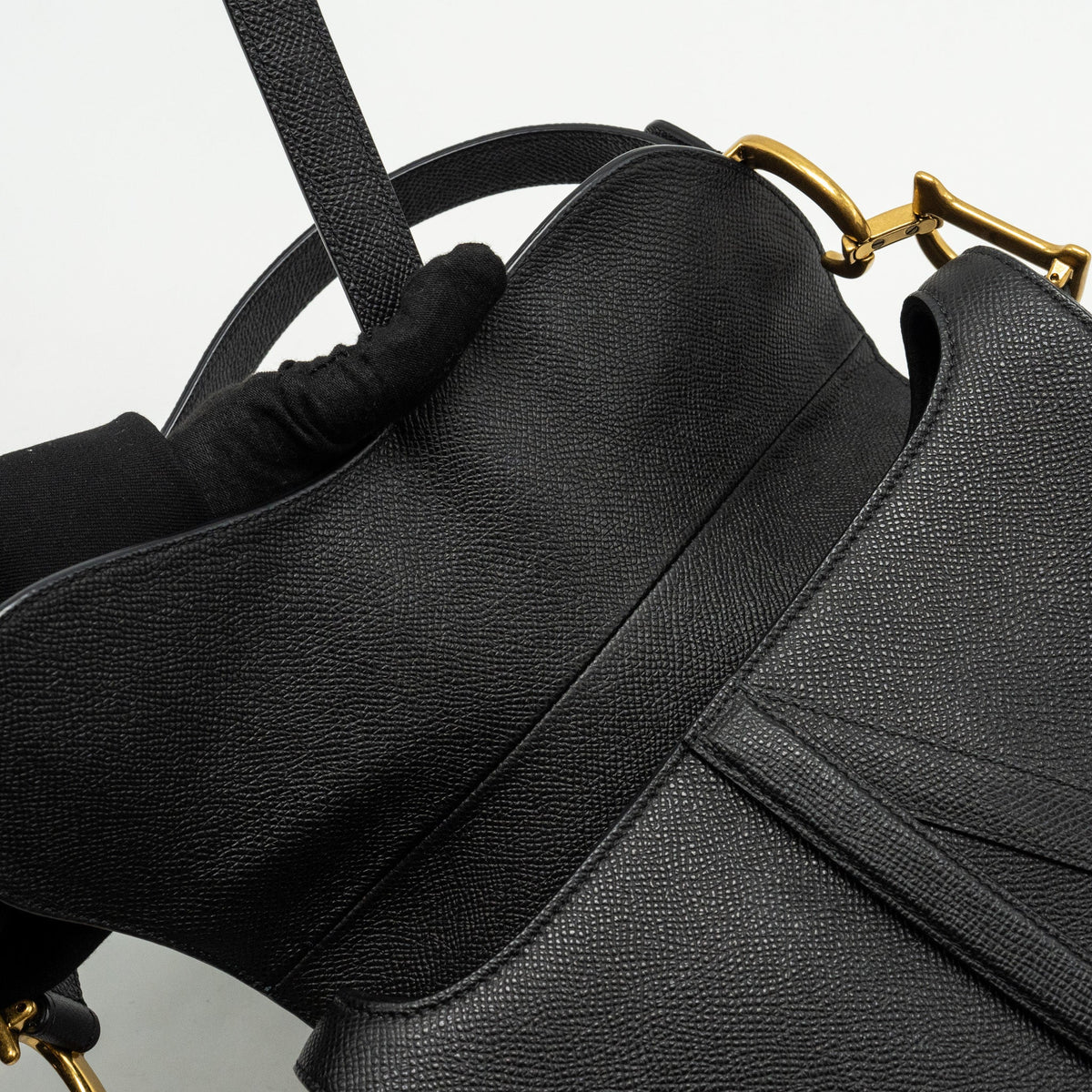 dior-medium-saddle-grained-calfskin-black-ghw