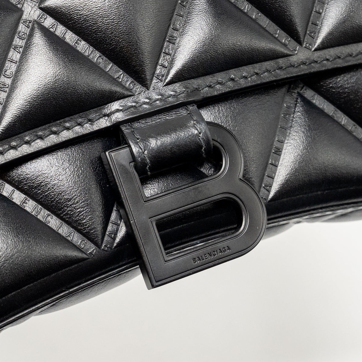 balenciaga-small-hourglass-bag-quilted-calfskin-so-black