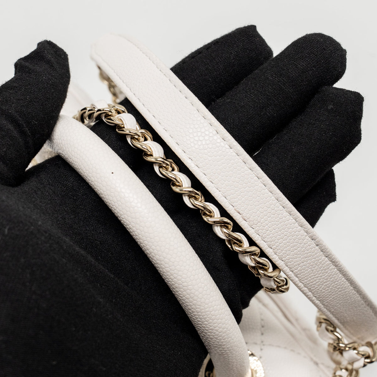chanel-small-coco-handle-caviar-white-lghw-microchip-5