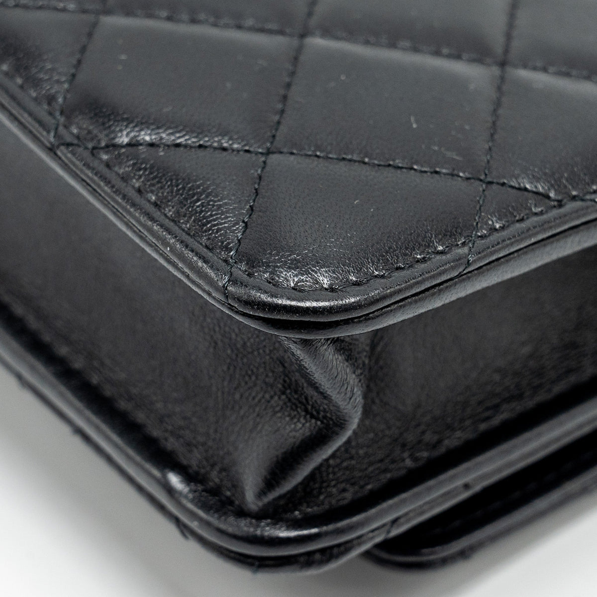 chanel-leather-top-handle-wallet-on-chain-lambskin-black-lghw-microchip-1