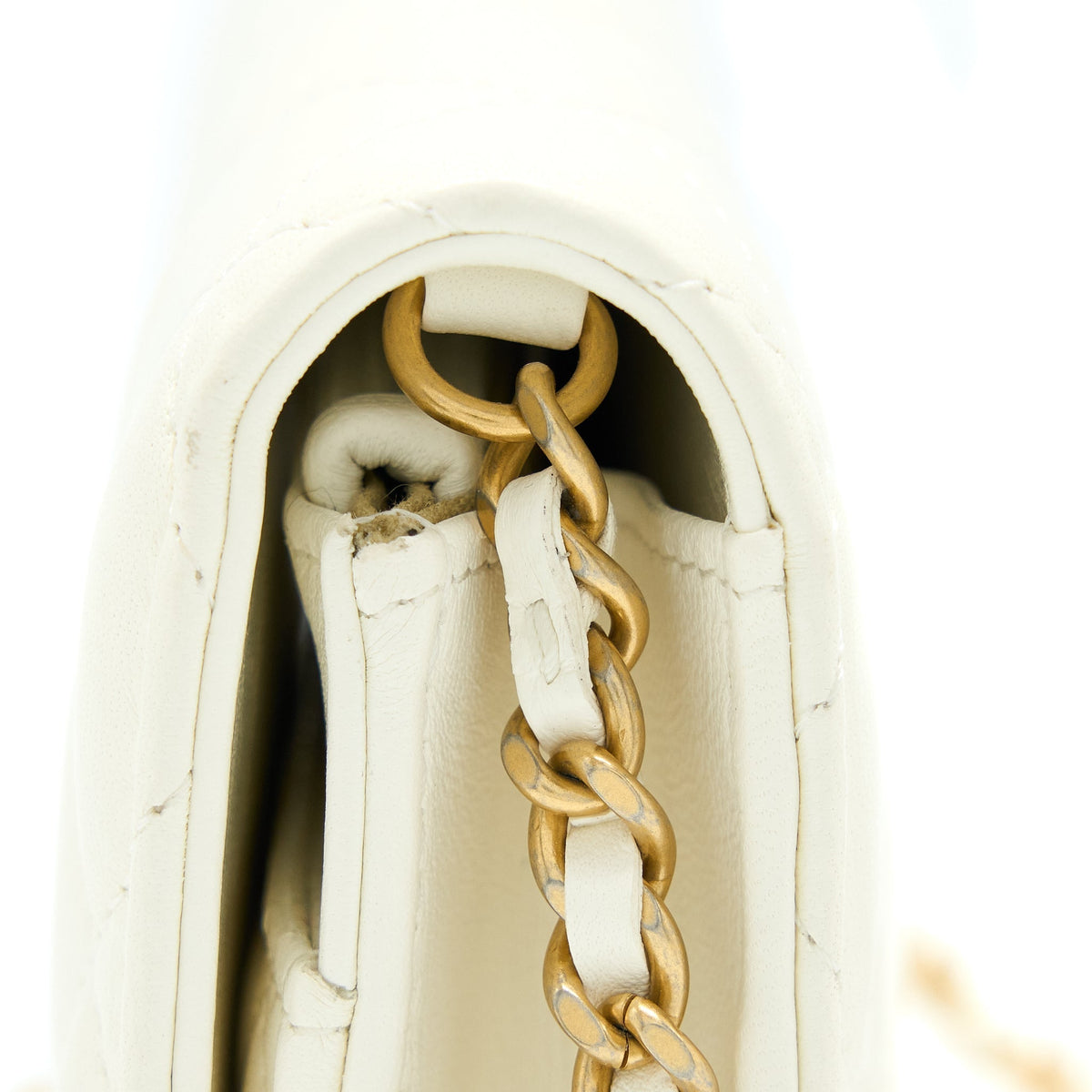 chanel-pearl-crush-wallet-on-chain-lambskin-white-ghw-microchip-1