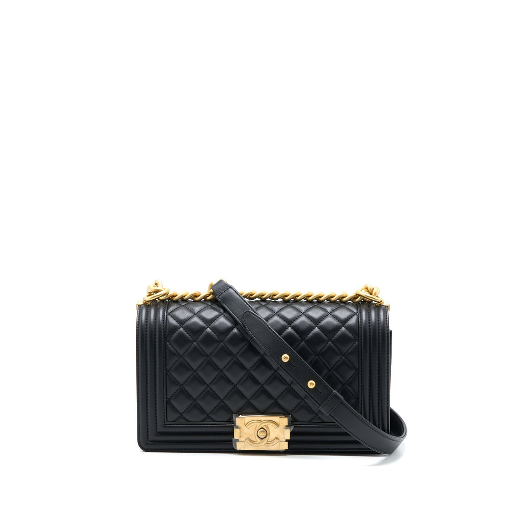 chanel-medium-boy-bag-lambskin-black-ghw-microchip