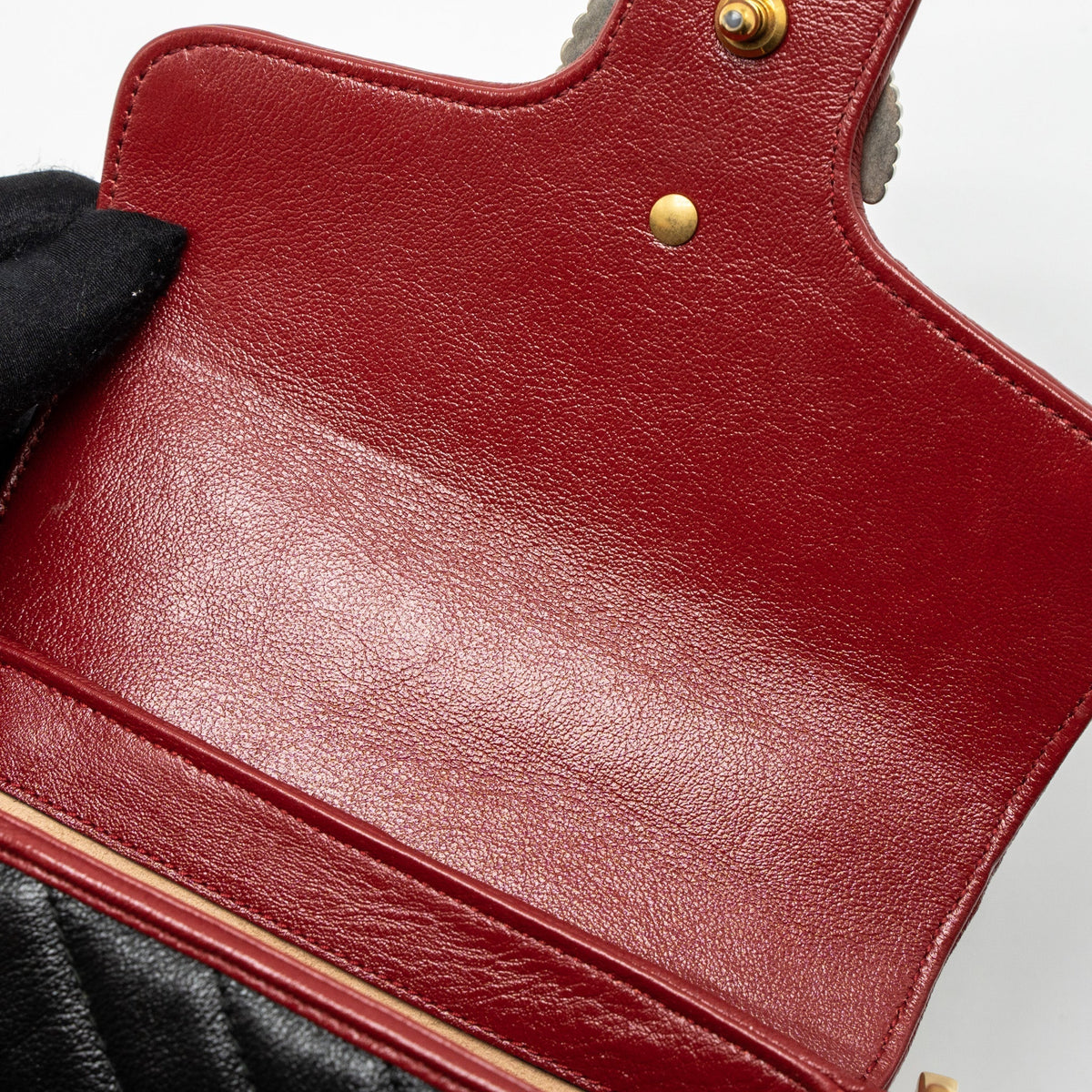 gucci-gg-marmont-mini-top-handle-bag-calfskin-black-red-ghw-1