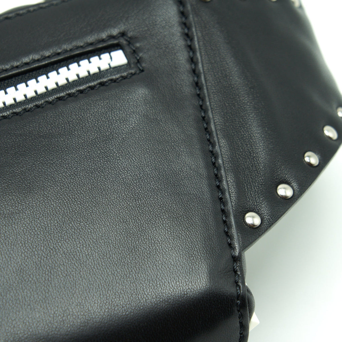 valentino-rockstud-belt-bag-black-white-hardware