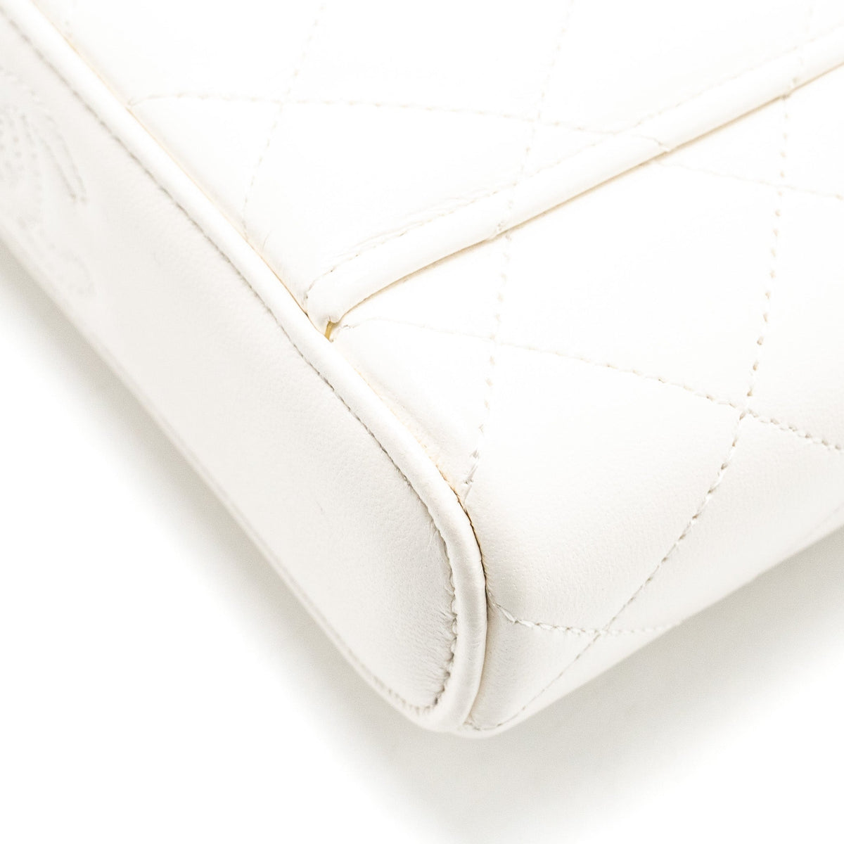 chanel-23k-camellia-top-handle-long-vanity-case-with-chain-calfskin-white-lghwmicrochip