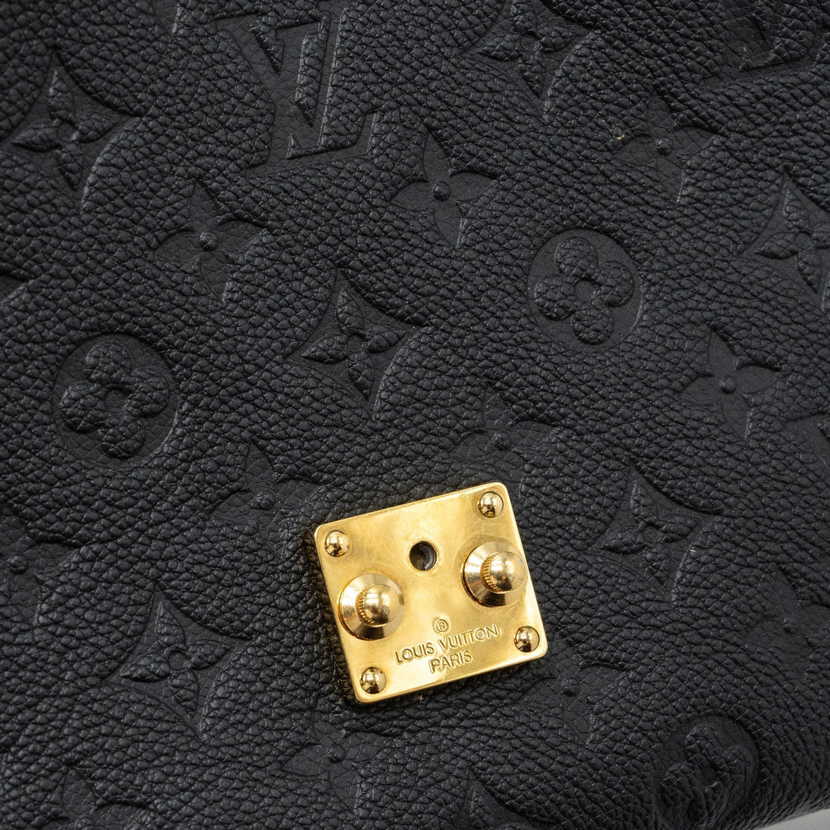 louis-vuitton-pochette-metis-empreinte-black-ghw