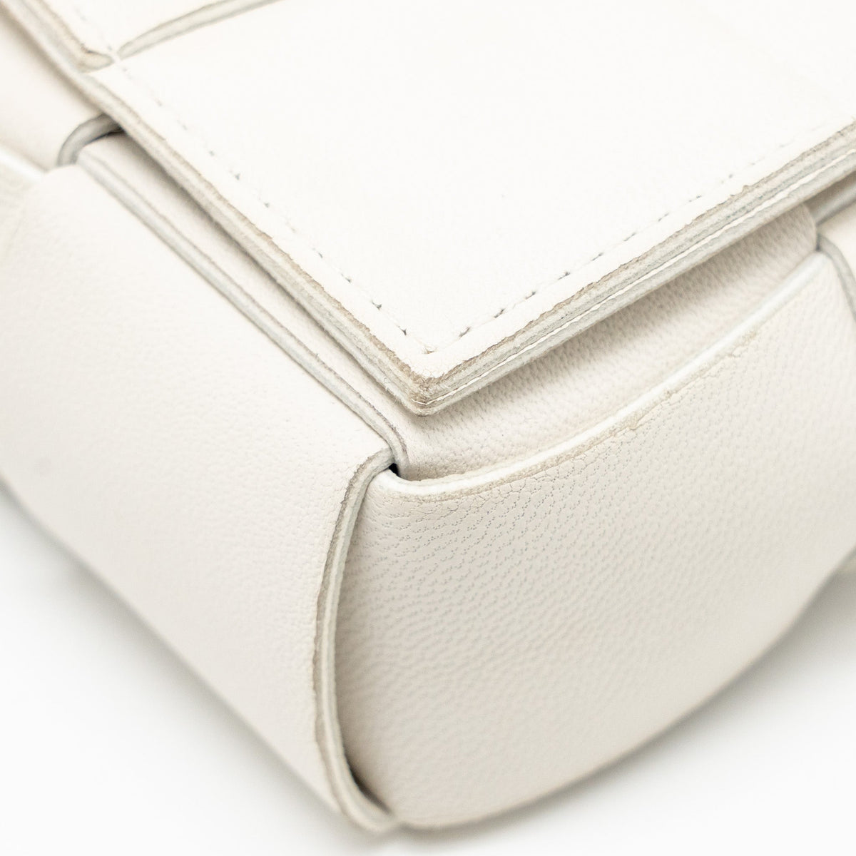 bottega-veneta-intreccio-cassette-mini-bag-lambskin-white