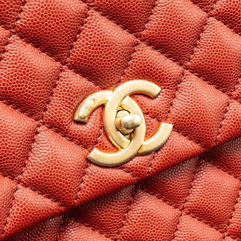 chanel-large-coco-handle-with-lizard-handle-caviar-red-ghw