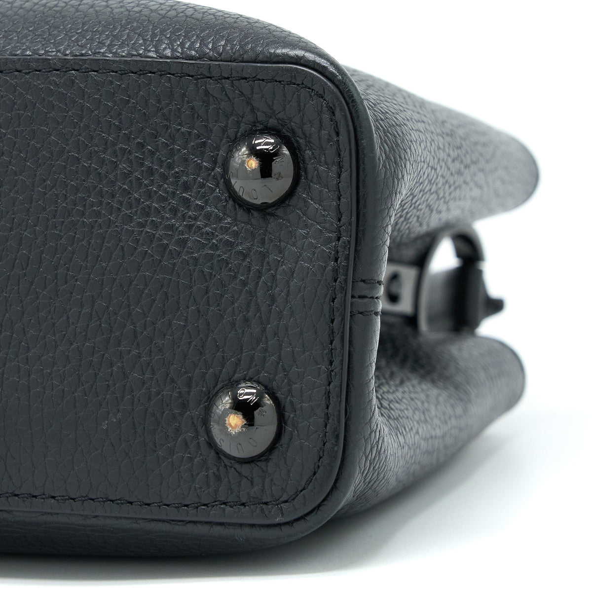 louis-vuitton-capucines-bb-taurillon-so-black-with-black-hardware